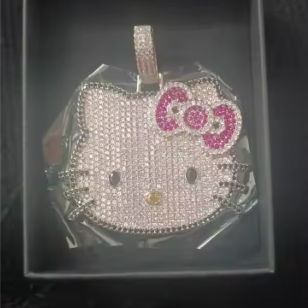 Hello Kitty Crystal Pendant